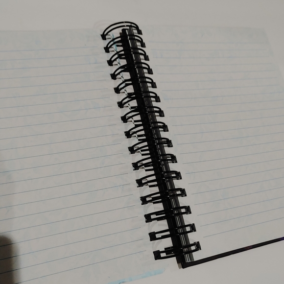 Cute little lined notebook - Picture 3 of 3